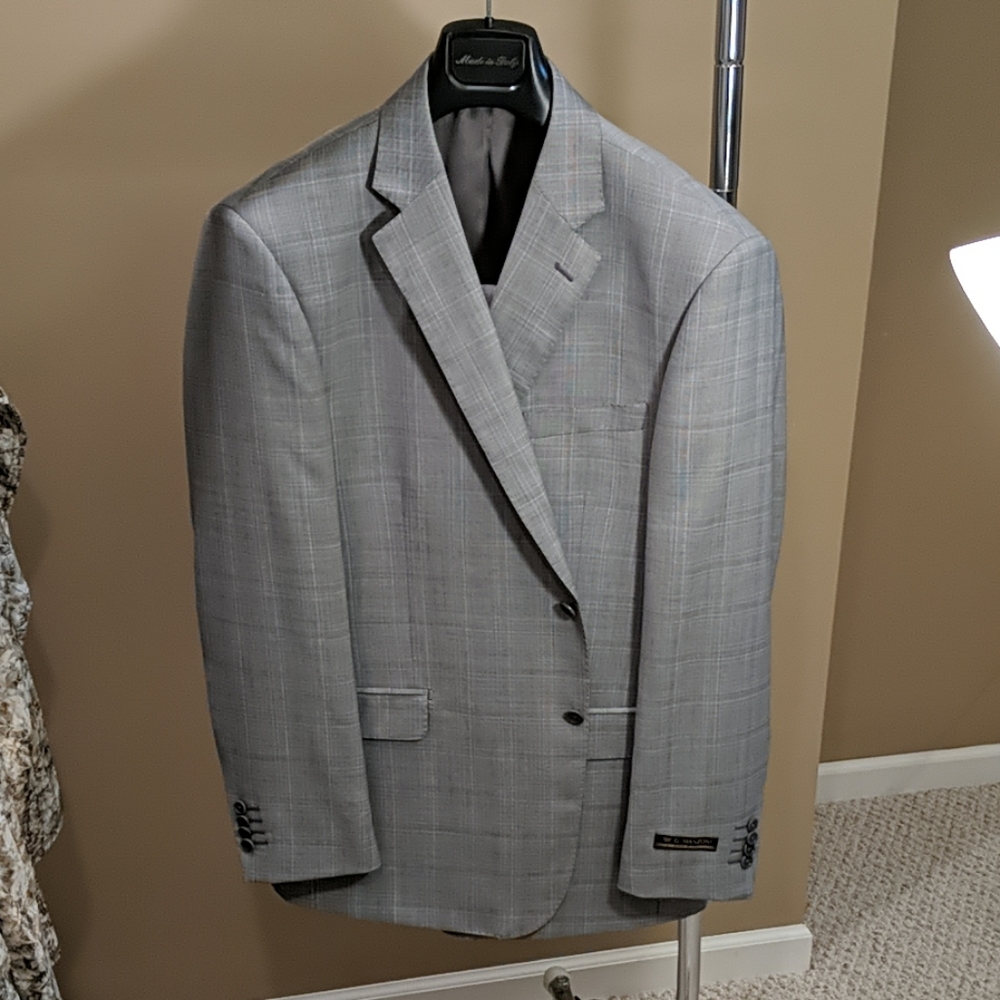 G. Manzoni Suit Made in Italy (Brand New)